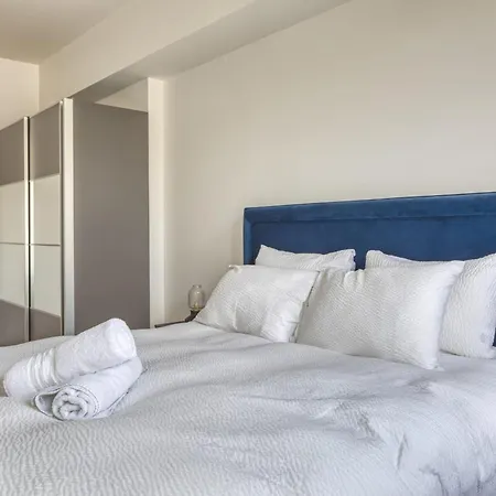 Celestine Mignon F2 En Centre De - Proximite Donjon De Руан